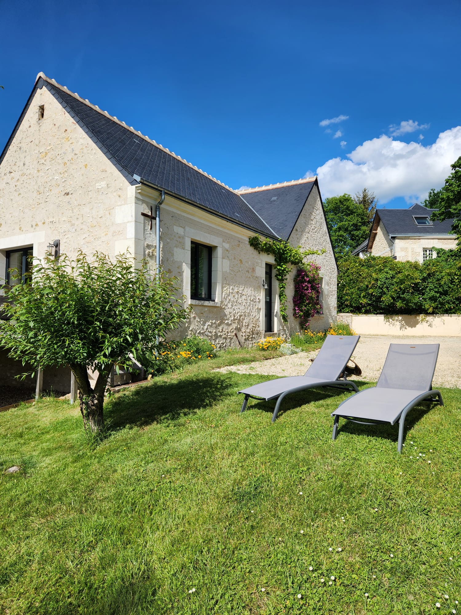 Le jardin et ses transats